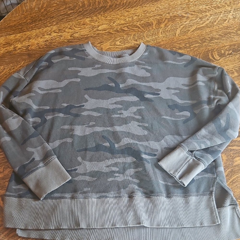 Time and Tru Gray Camo Crewneck Sweater